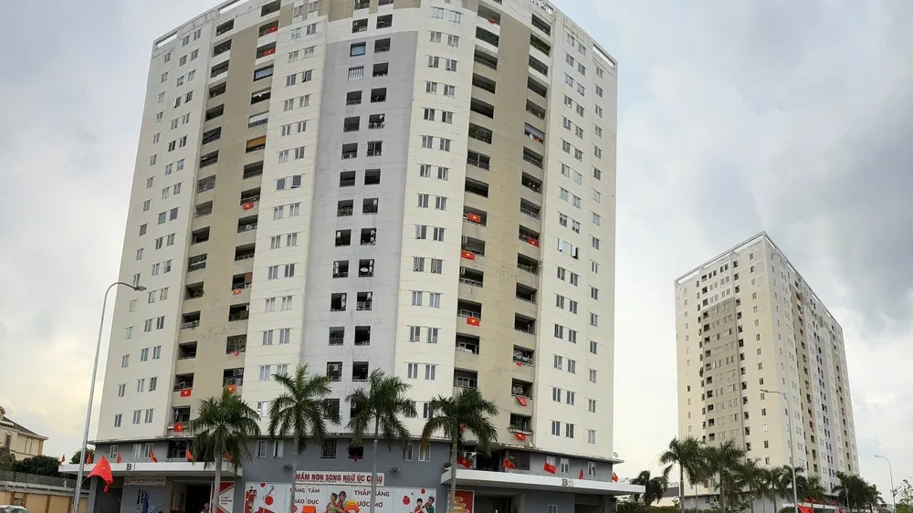 Chung cư Tín Phong, phường Đông Hưng Thuận, TPHCM hơn 10 năm vẫn chưa được cấp sổ hồng. Ảnh: THANH HIỀN