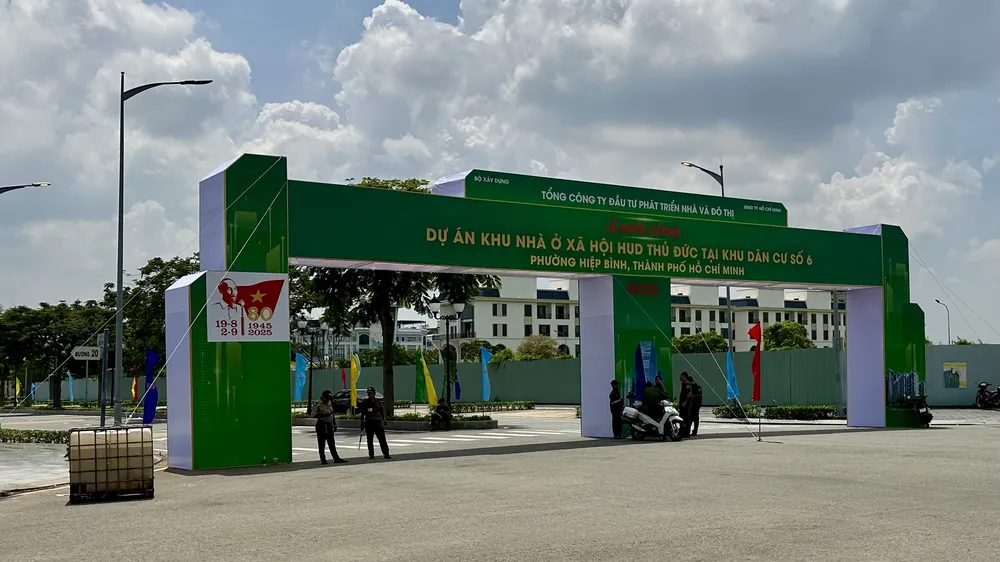 Xung quanh khu đất thực hiện Dự án khu nhà ở xã hội HUD Thủ Đức. Ảnh: THANH HIỀN