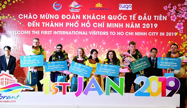 Đoàn khách quốc tế đầu tiên “xông đất” TPHCM năm mới 2019