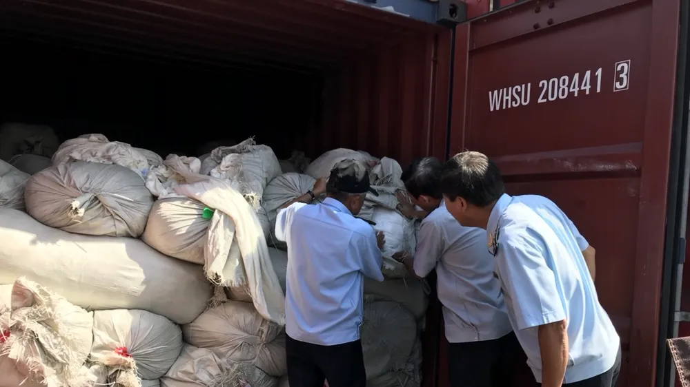 Hải quan TP kiểm tra lô hàng sai phạm