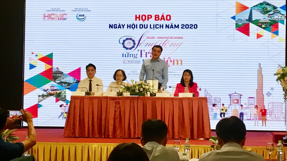 Doanh nghiệp giảm giá tour lên tới 70% 