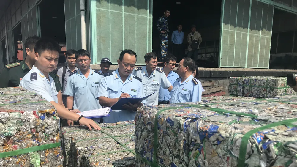 3 ngày, giải quyết tờ khai cho 677 container hàng quá cảnh