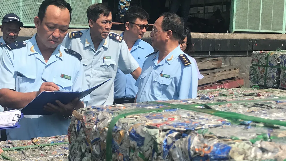 Hơn 2.900 container hàng tồn đọng tại cảng Cát Lái