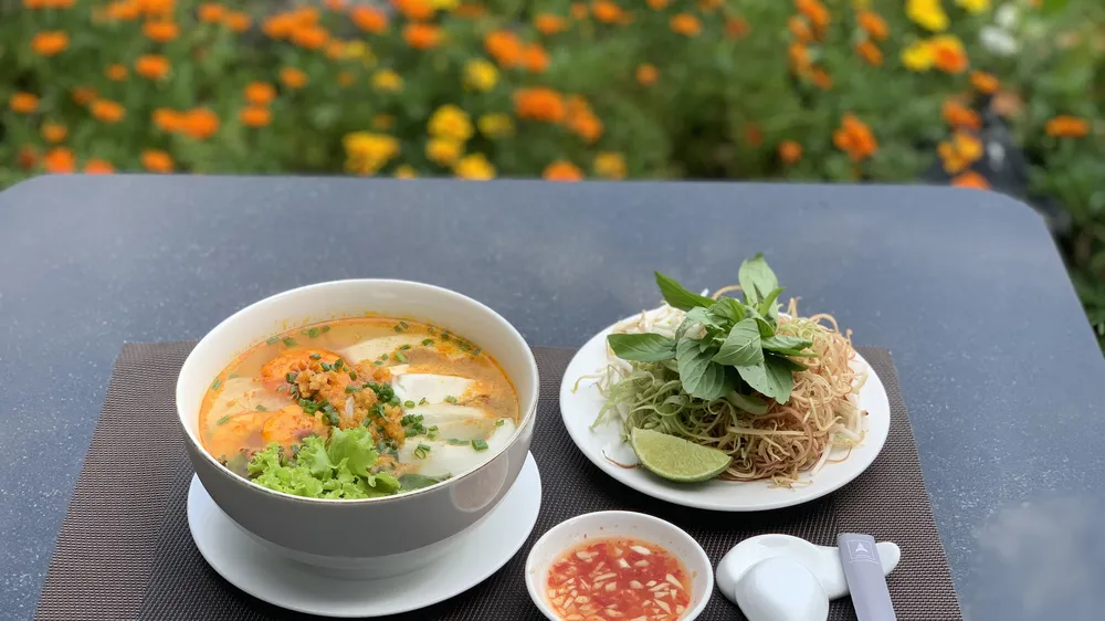 Món bún cá Kiên Giang tại khách sạn Grand Saigon
