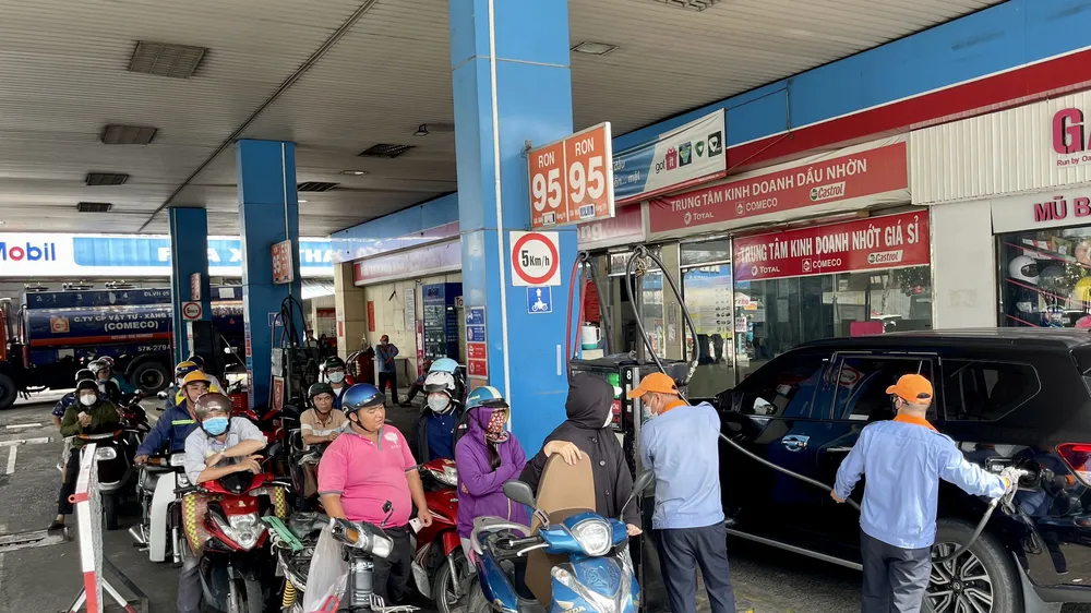 Nhiều giải pháp đảm bảo cung ứng xăng dầu trên địa bàn TPHCM 