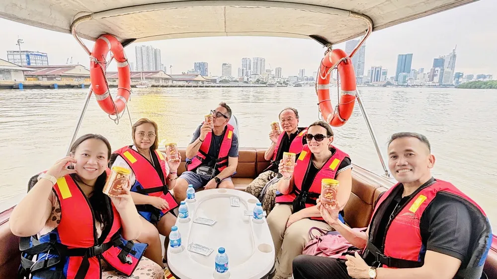 Đoàn báo chí, người mua quốc tế tham quan TPHCM do Lữ hành Saigontourist thực hiện