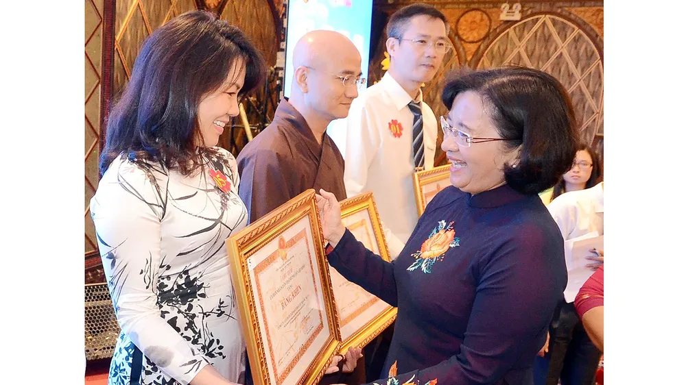 Hơn 223 tỷ đồng ủng hộ vì biển đảo, người nghèo