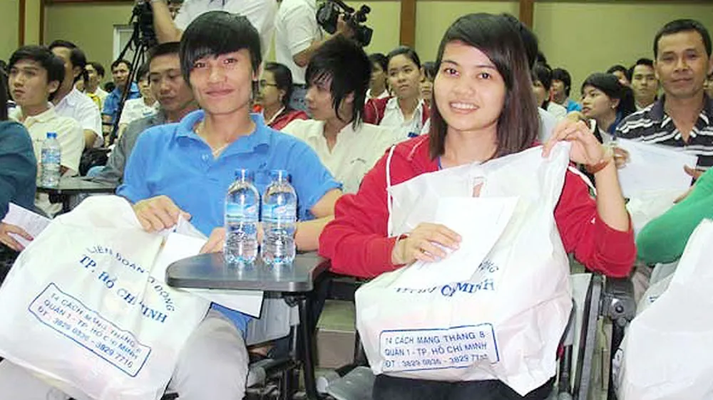 Mỗi hộ nghèo ở TPHCM được tặng 1,15 triệu đồng vui tết