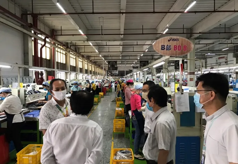 Công ty Pouyuen cần giảm xe đưa rước và không làm ca đêm để được tiếp tục hoạt động