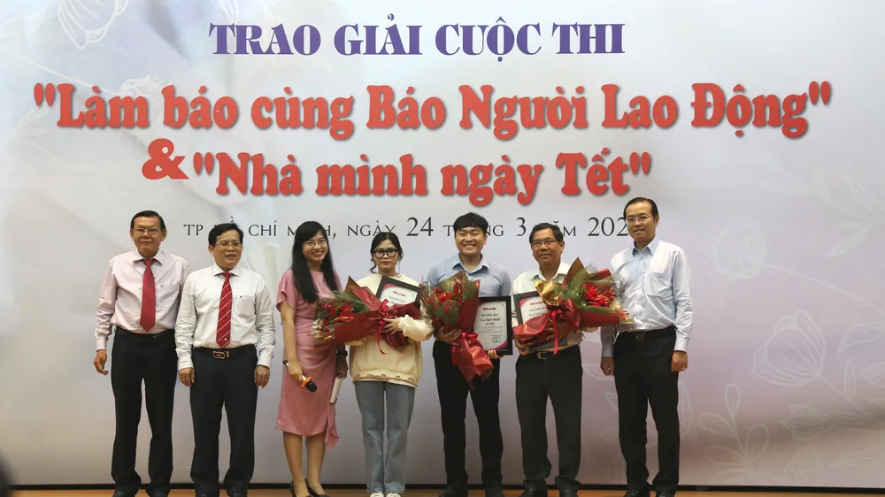  10 tác phẩm đoạt giải cuộc thi “Nhà mình ngày Tết” và “Làm báo cùng Báo Người Lao Động”
