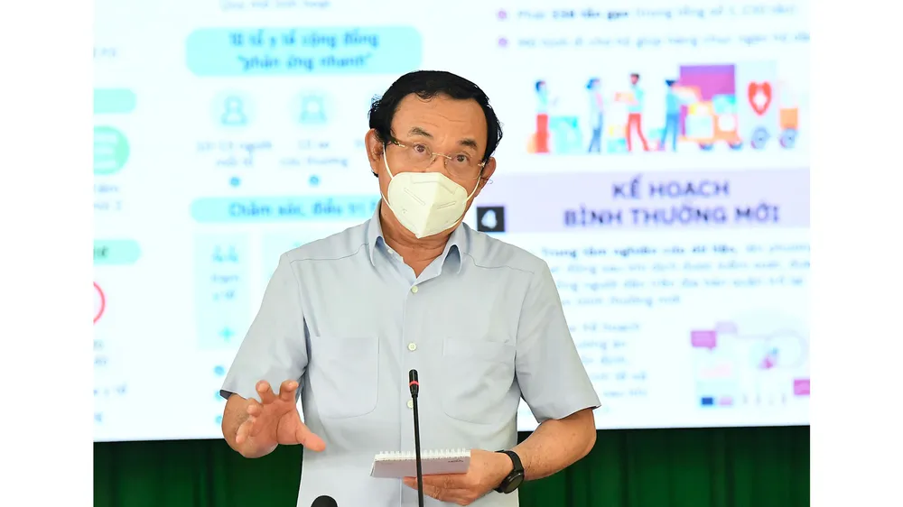 Bí thư Thành ủy TPHCM Nguyễn Văn Nên phát biểu trong buổi làm việc với quận 7 về phòng chống dịch Covid-19. Ảnh: VIỆT DŨNG
