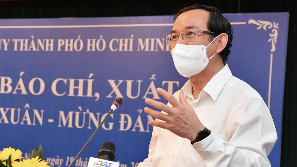 Bí thư Thành ủy TPHCM Nguyễn Văn Nên phát biểu tại buổi gặp gỡ báo chí. Ành: VIỆT DŨNG 