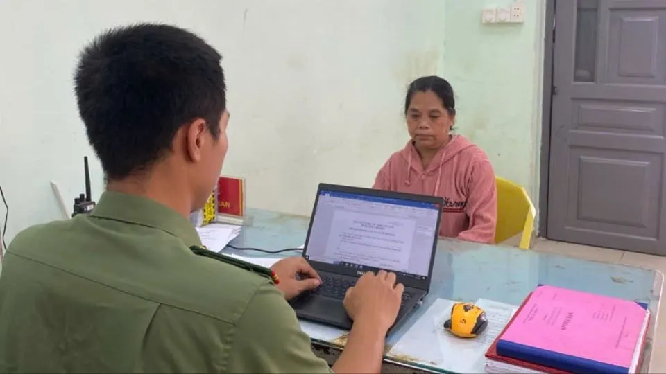 Bảo mẫu Triệu Thị Tâm thừa nhận hành vi bạo hành các bé . Ảnh: CACC
