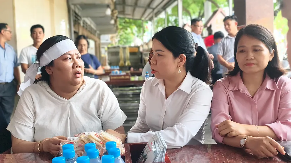 Hỗ trợ nạn nhân trong vụ cháy ở phường Bình Lợi Trung, TPHCM 