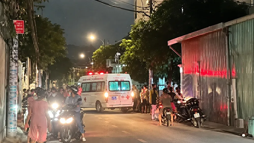 Nghi án cô gái bị bạn trai đâm tử vong