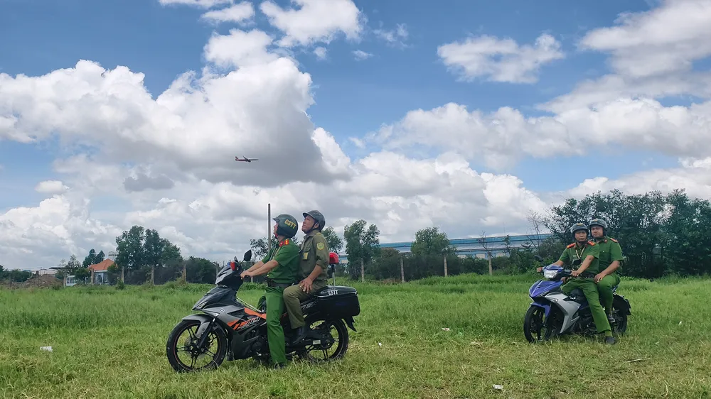 Lực lượng chức năng phường Đông Hưng Thuận tăng cường tuần tra, túc trực tại khu vực Đồng Diều Khu Công nghiệp Tân Bình