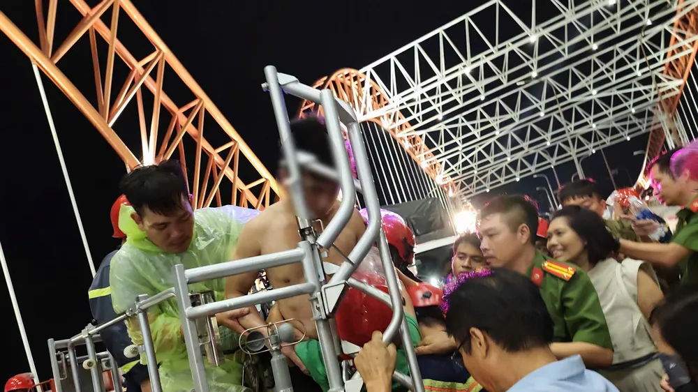 Thanh niên leo cầu Cỏ May âm tính với ma túy