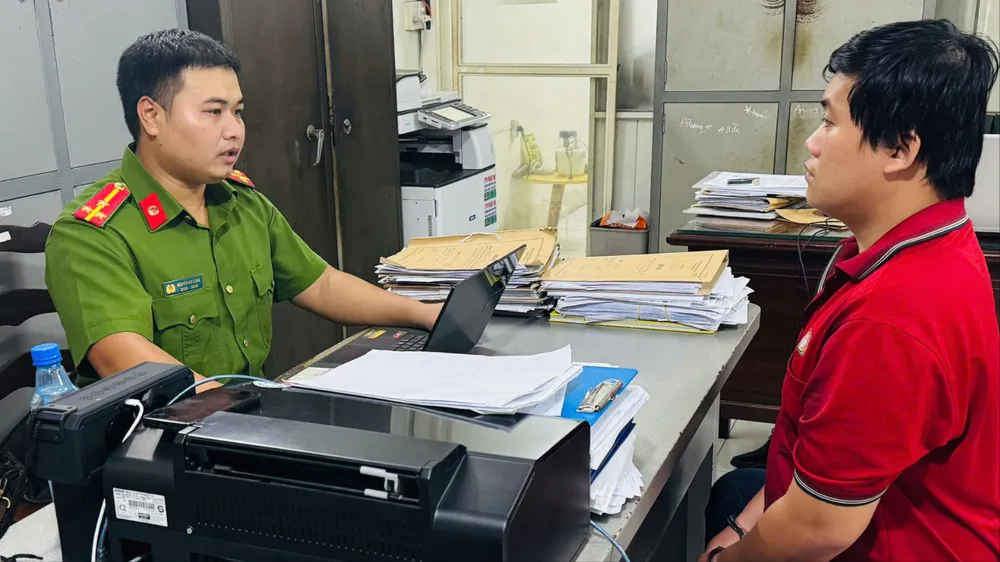 Chiêm Tiền Định tại cơ quan công an. Ảnh: CA cung cấp 