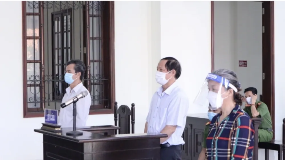 Nguyên 2 giám đốc và kế toán trưởng Trung tâm GDTX tỉnh Bình Phước lãnh án