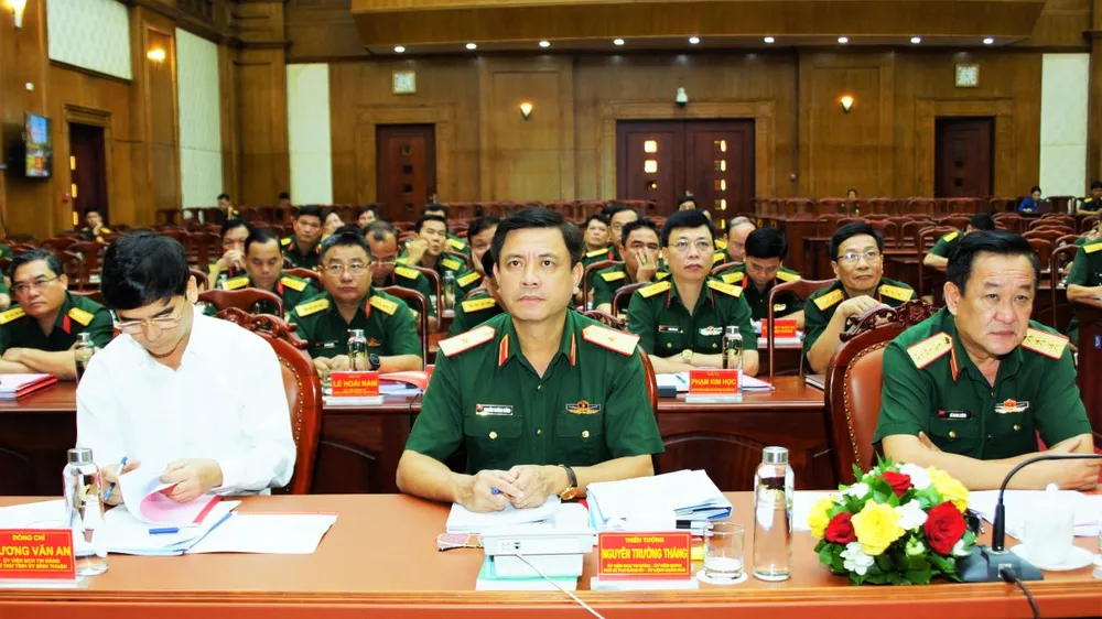 Các tướng lĩnh cùng lãnh đạo tỉnh, thành tham dự hội nghị.
