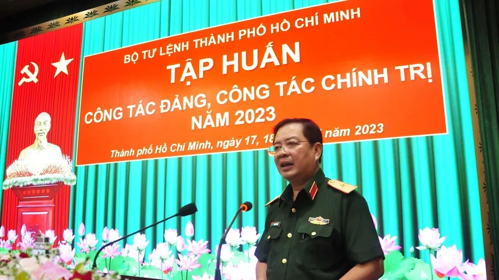 Thiếu tướng Phan Văn Xựng phát biểu chỉ đạo tập huấn