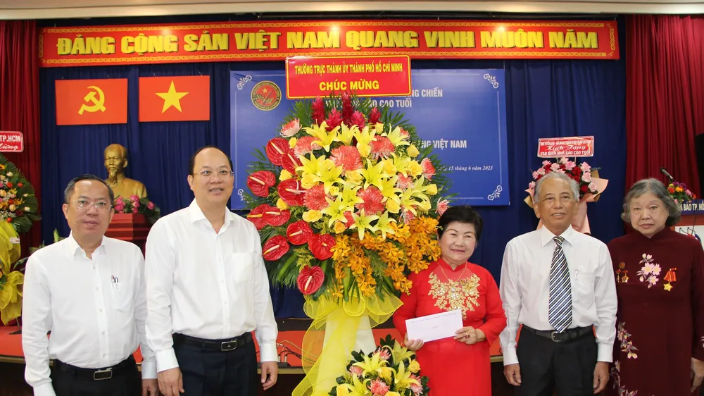 Câu lạc bộ Truyền thống Kháng chiến Khối Nhà báo Cao tuổi họp mặt kỷ niệm 98 năm Ngày Báo chí Cách mạng Việt Nam