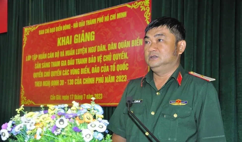 Thiếu tướng Lê Xuân Thế dự, chỉ đạo lớp tập huấn