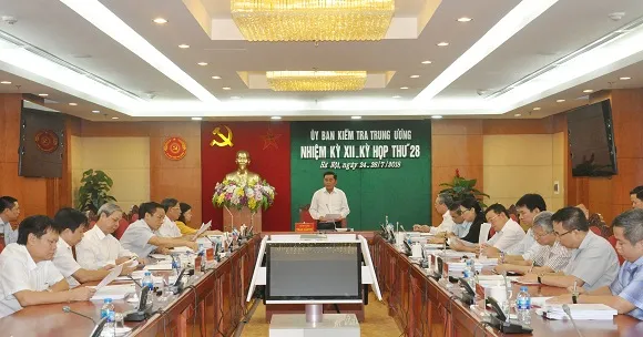 Đề nghị Bộ Chính trị kỷ luật Trung tướng Bùi Văn Thành và Thượng tướng Trần Việt Tân