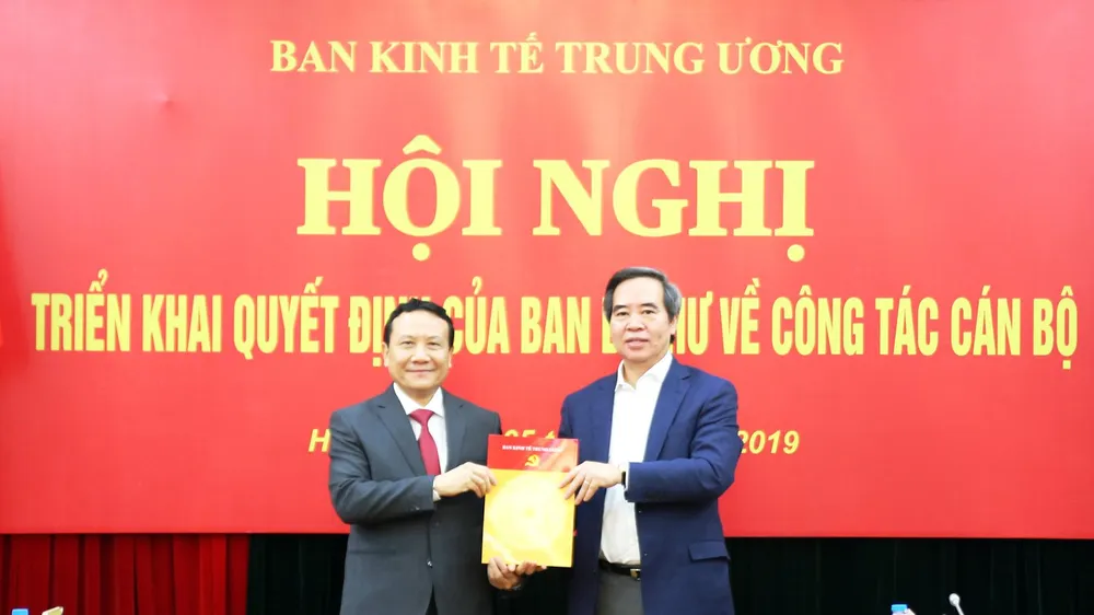 Phó Giám đốc ĐH Quốc gia Hà Nội được bổ nhiệm làm Phó Trưởng Ban Kinh tế Trung ương