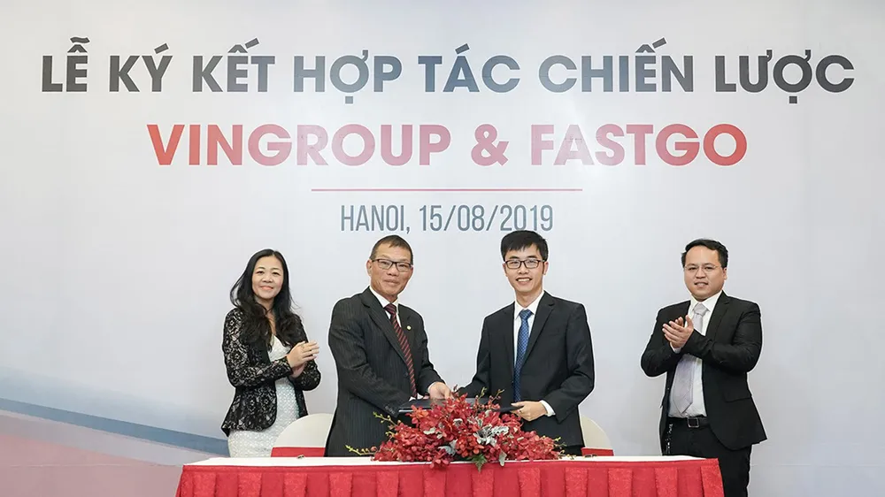 Vingroup và FastGo ký kết hợp tác chiến lược, đưa xe ô tô VinFast tham gia thị trường dịch vụ gọi xe công nghệ