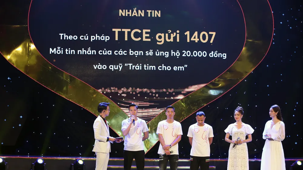 Cổng thông tin nhân đạo quốc gia 1407 luôn sẵn sàng đón nhận tin nhắn ủng hộ chương trình "Trái tim cho em"