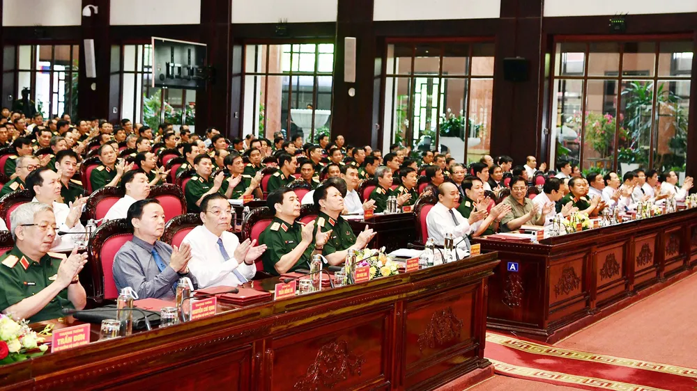 Xây dựng quân đội tinh, gọn, mạnh, cơ động, đáp ứng yêu cầu chiến tranh hiện đại