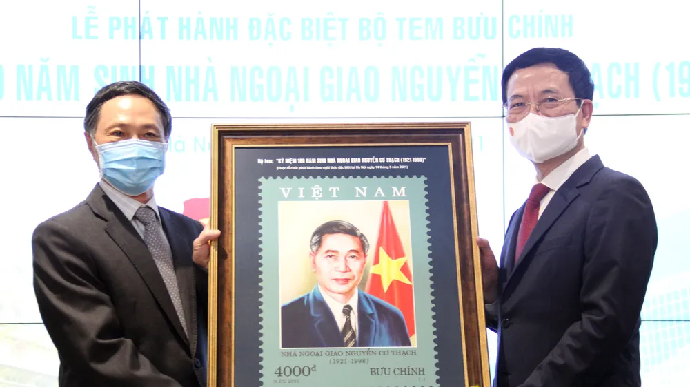 Phát hành đặc biệt bộ tem về nhà ngoại giao Nguyễn Cơ Thạch