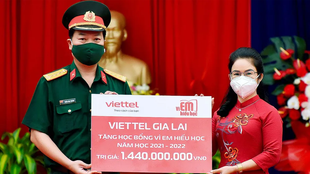 Hơn 40 tỷ đồng chương trình “Vì em hiếu học” cho những học sinh có hoàn cảnh khó khăn