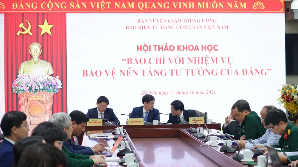 Bảo vệ nền tảng tư tưởng của Đảng là nhiệm vụ thường xuyên, quan trọng hàng đầu của báo chí