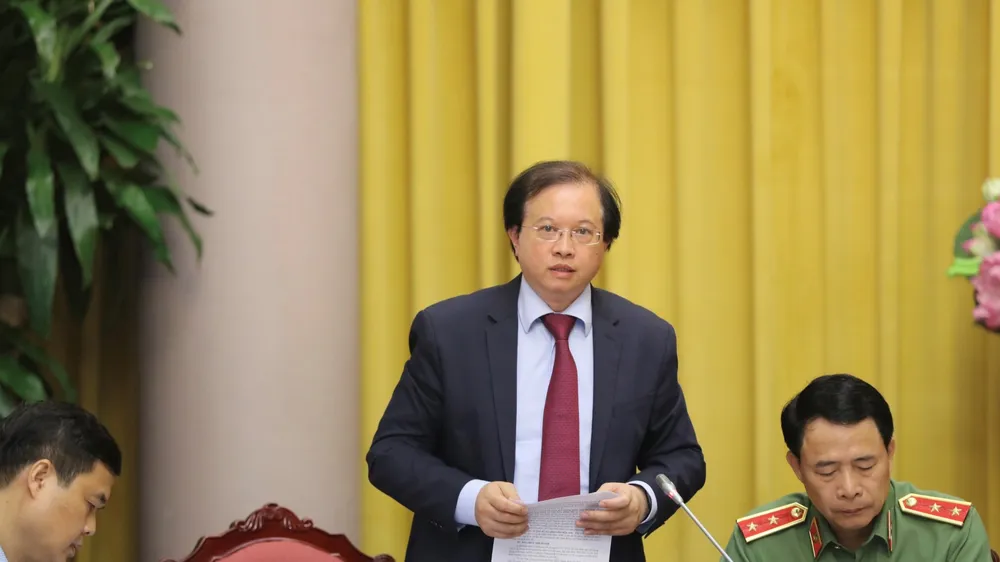 Lãnh đạo Bộ VH-TT-DL: 2 nghệ sĩ Hồng Đăng và Hồ Hoài Anh vẫn tại ngoại và chờ gặp thẩm phán