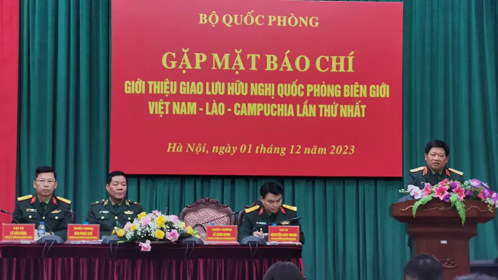 Lần đầu tiên tổ chức giao lưu quốc phòng biên giới Việt Nam - Lào - Campuchia