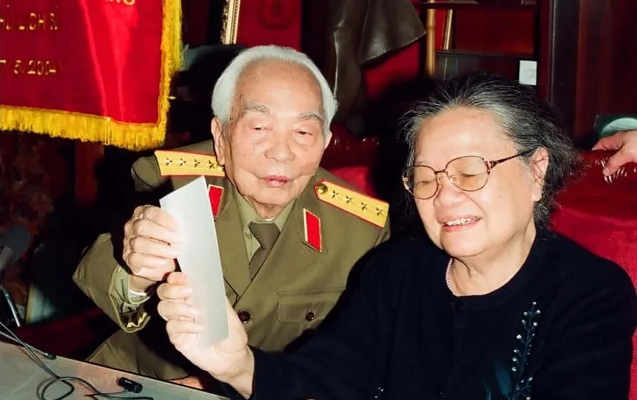 Đại tướng Võ Nguyên Giáp và phu nhân Đặng Bích Hà. Ảnh gia đình Đại tướng cung cấp
