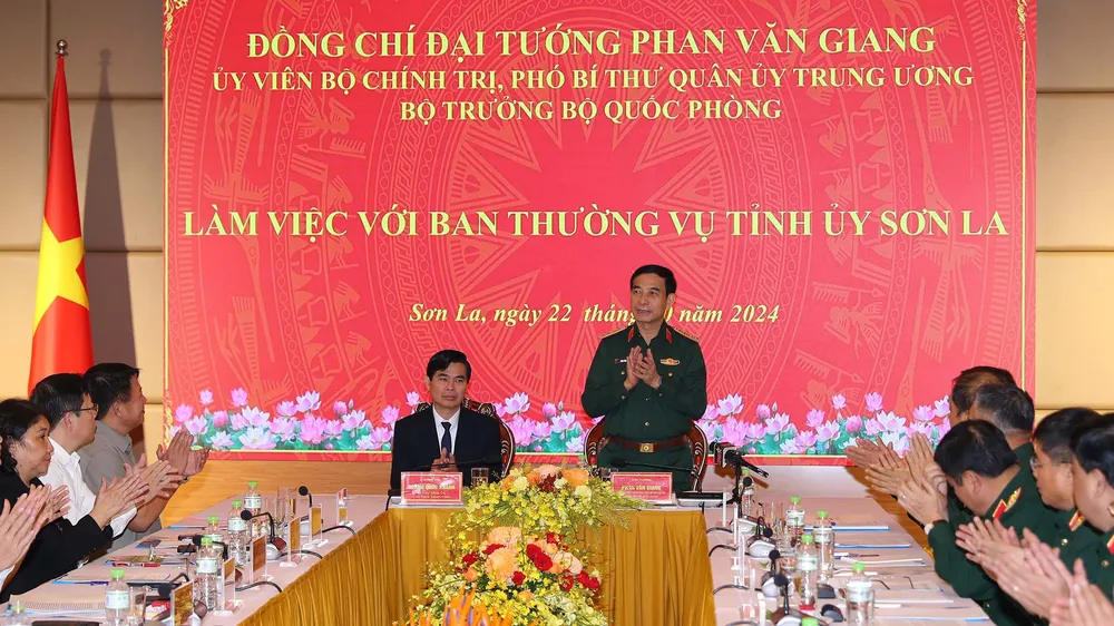 Đại tướng Phan Văn Giang làm việc với Ban Thường vụ Tỉnh ủy Sơn La
