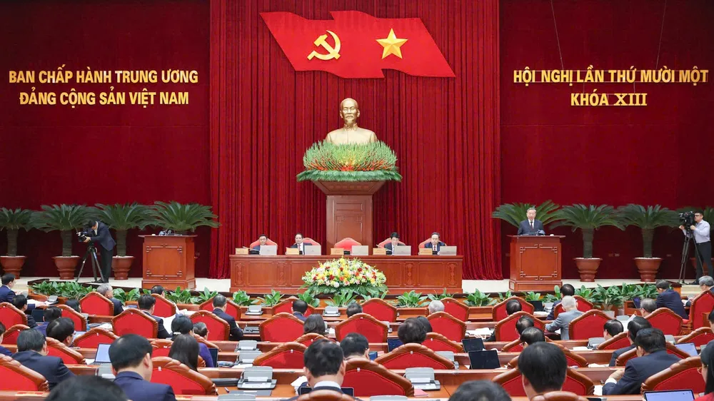 Ban Chấp hành Trung ương thi hành kỷ luật cán bộ