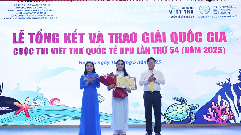 Nữ sinh Đà Nẵng giành giải Nhất cuộc thi viết thư quốc tế UPU 2025