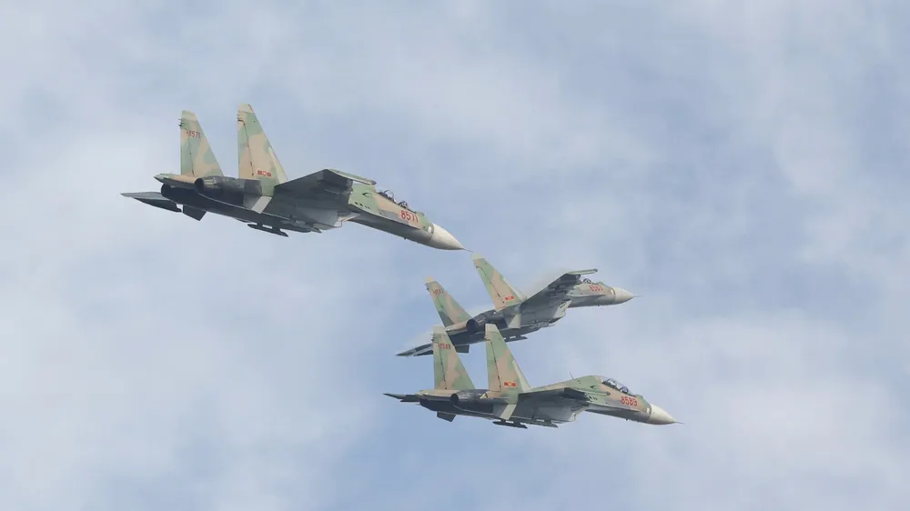 “Hổ mang chúa” Su-30MK2 luyện tập cho nhiệm vụ A80