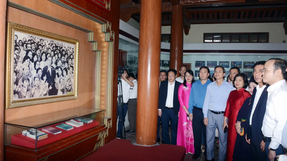Giao lưu các điển hình tiêu biểu trong học tập và làm theo Bác Hồ