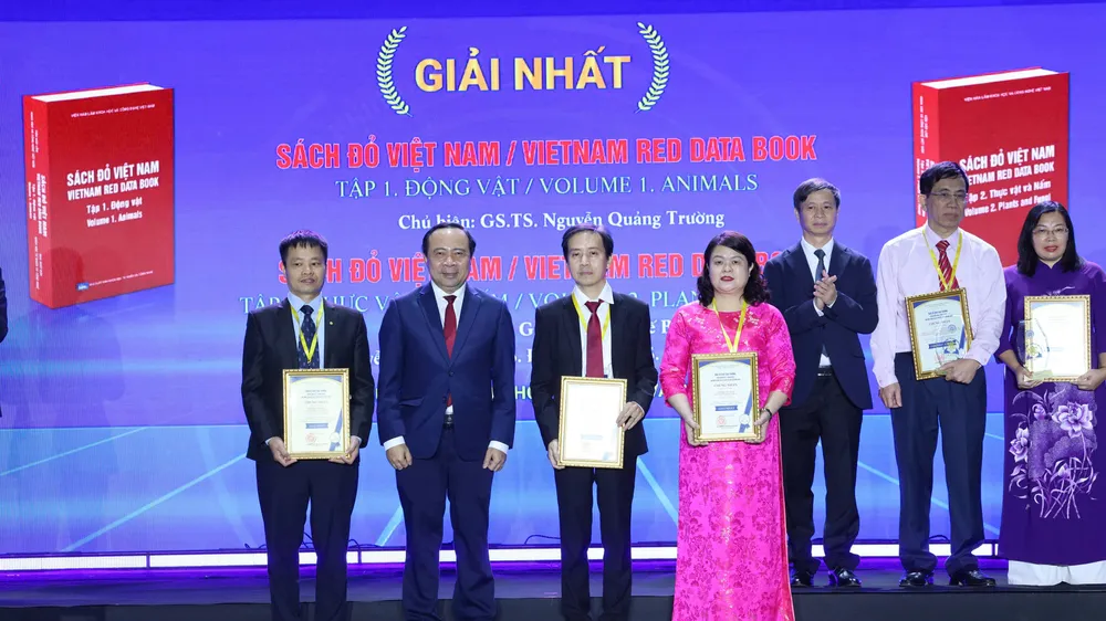 Trao giải cuộc thi “Sáng kiến khoa học” và Giải thưởng Sách KH-CN, ĐMST, chuyển đổi số năm 2026.