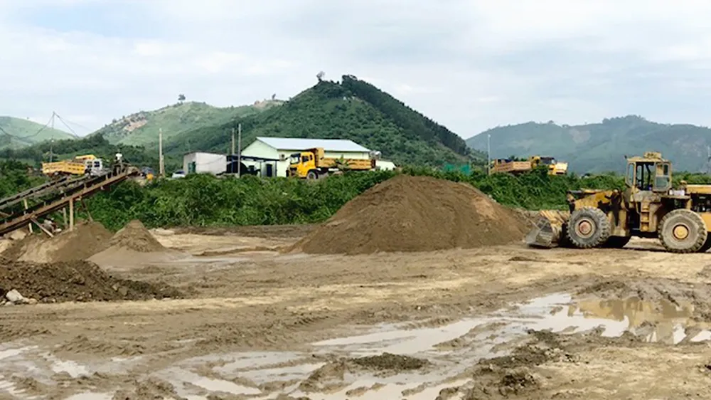 Vấn nạn nạo vét cát biển