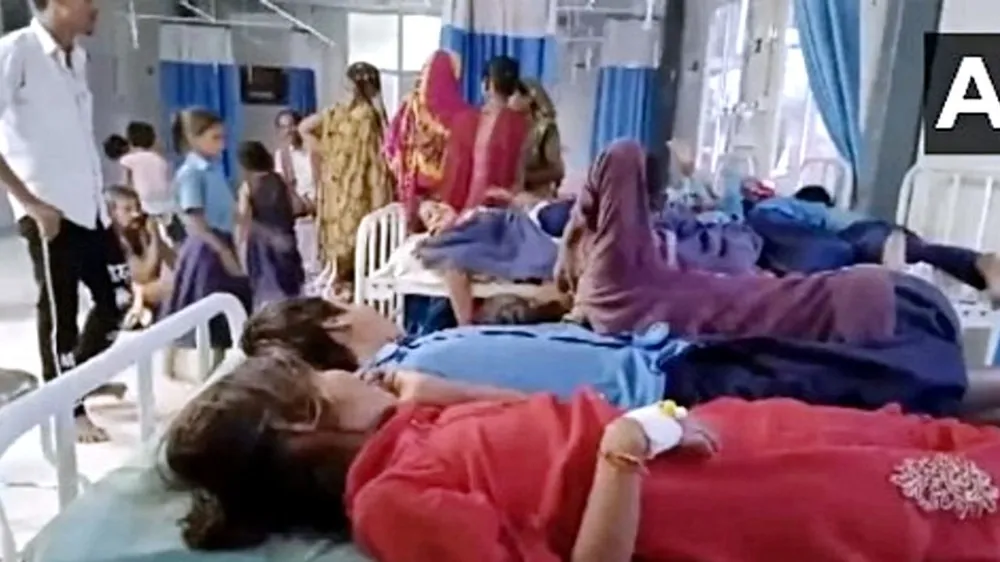 Ấn Độ: 50 trẻ em nhập viện sau bữa trưa tại trường 