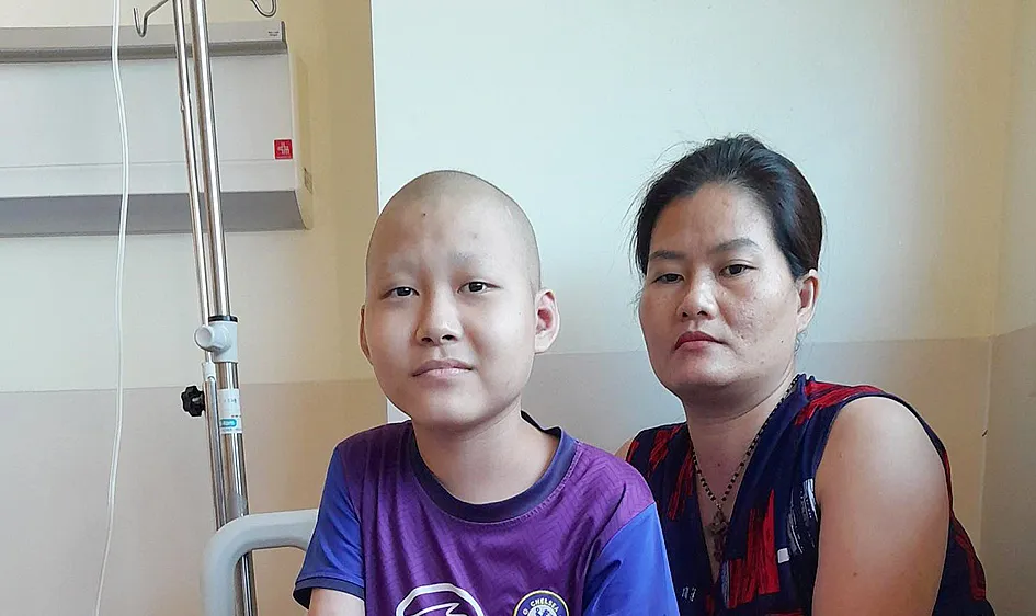 Mẹ đơn thân nuôi con ung thư 
