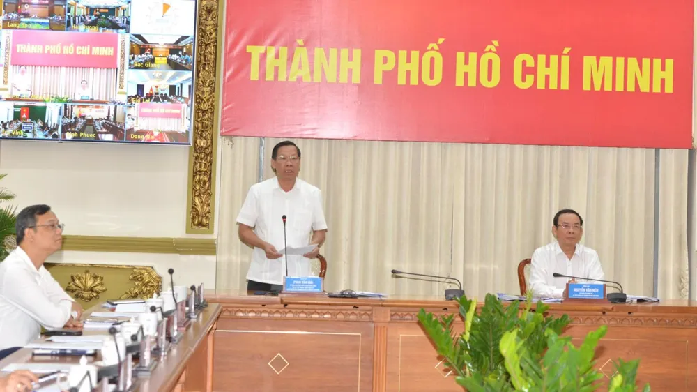 Chủ tịch UBND TPHCM phát biểu tại điểm cầu TPHCM. Ảnh: CAO THĂNG