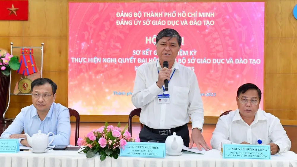 Chủ tịch UBND TPHCM giao Giám đốc Sở GD-ĐT kiểm điểm nhiều tập thể, cá nhân