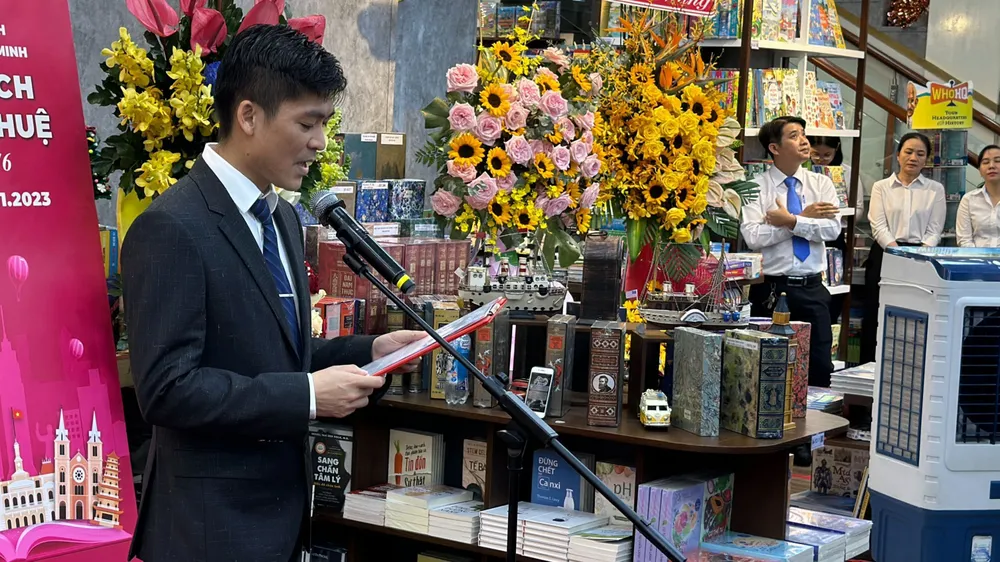 Nhà sách Fahasa Nguyễn Huệ trở lại với diện mạo mới